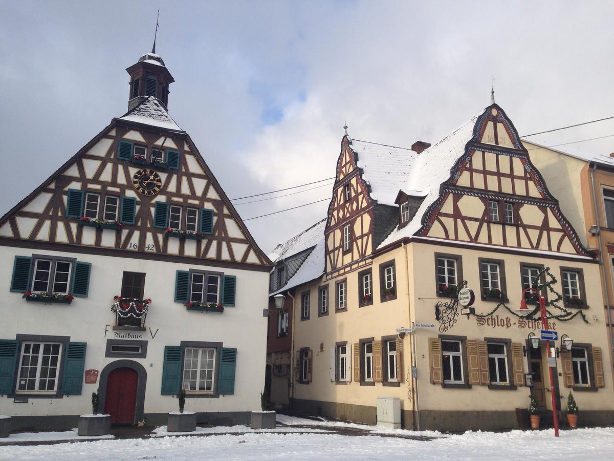 Hotel Zur Schloss-Schenke Neuwied Exterior foto