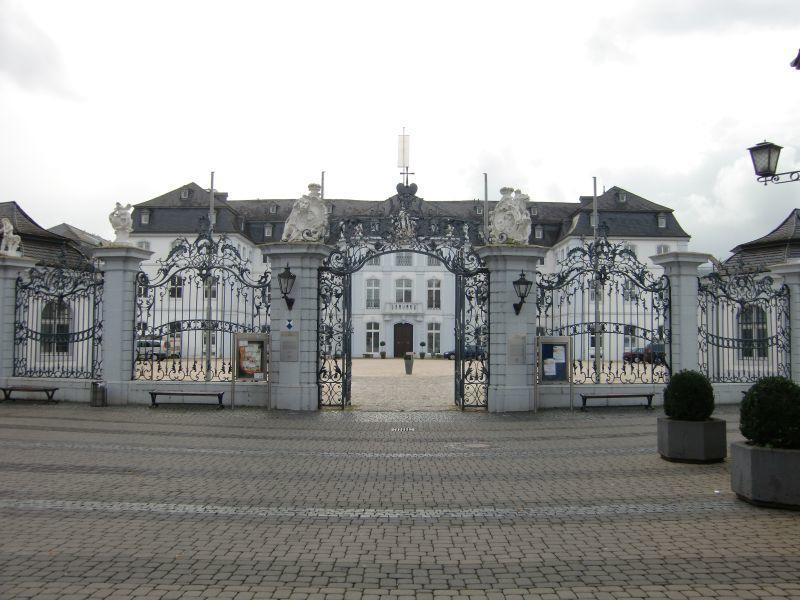 Hotel Zur Schloss-Schenke Neuwied Exterior foto